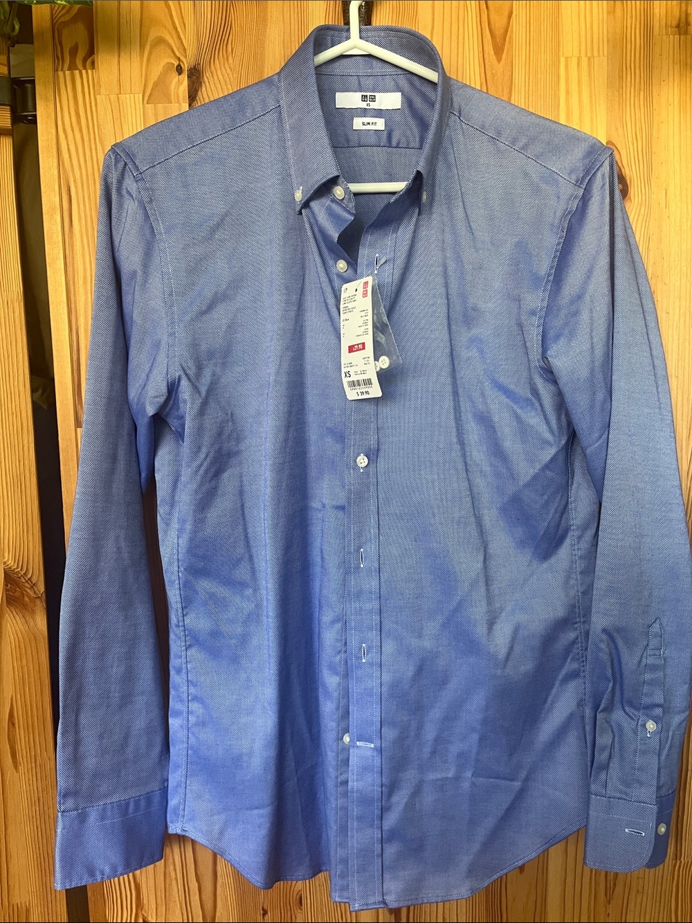 UNIQLO Men’s Blue Button-Down Dress Shirt (size XS)